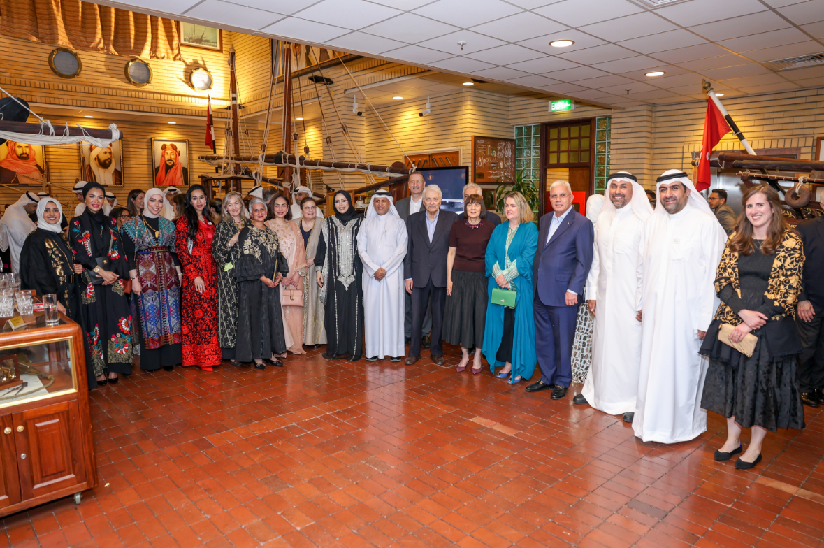 group posing at Kuwait Global Networking Night