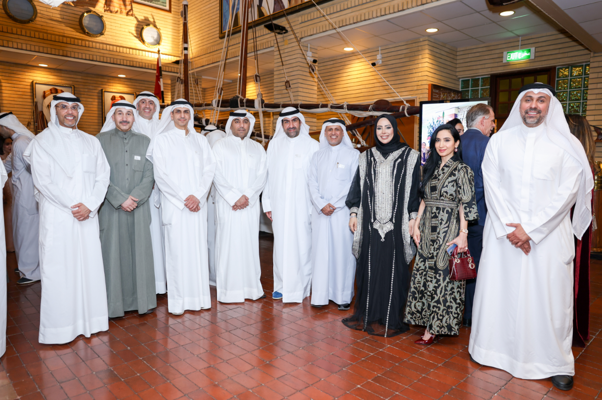 group posing at Kuwait Global Networking Night