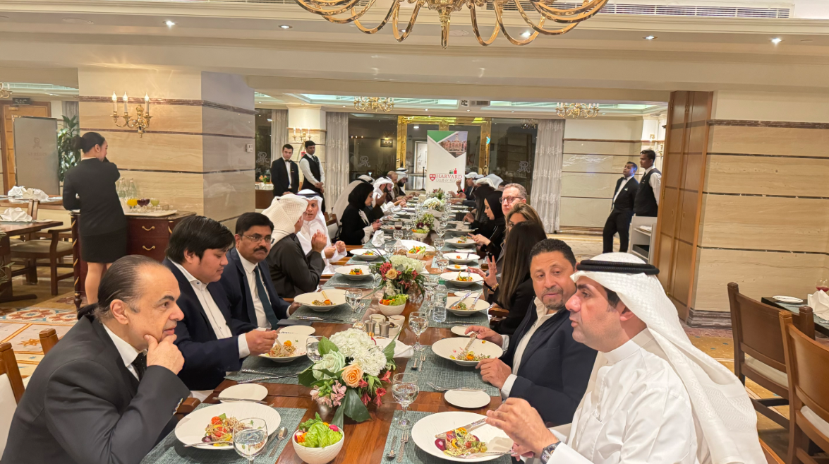 group eating around table at Global Networking Night